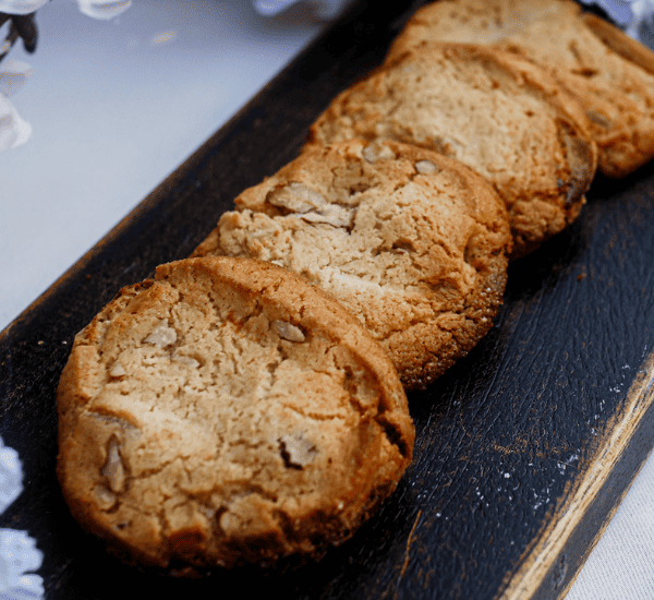 Savane & Mousson Traiteur - Pièce Cocktail Sucré - Mini cookie moelleux gingembre, noix de pécan, chocolat blanc