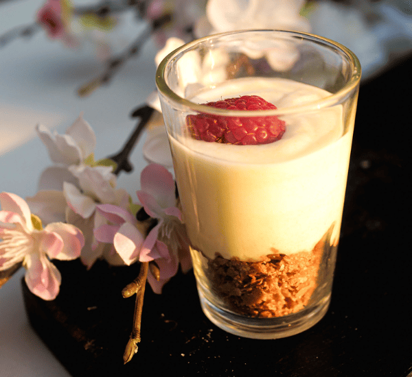 Savane & Mousson Traiteur - Pièce Cocktail Sucré - Tiramisu cacahuète baobab framboise/fraise